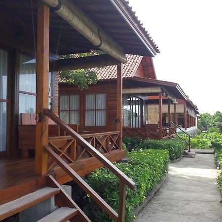 Marind Dive Eco Resort Waha Екстериор снимка